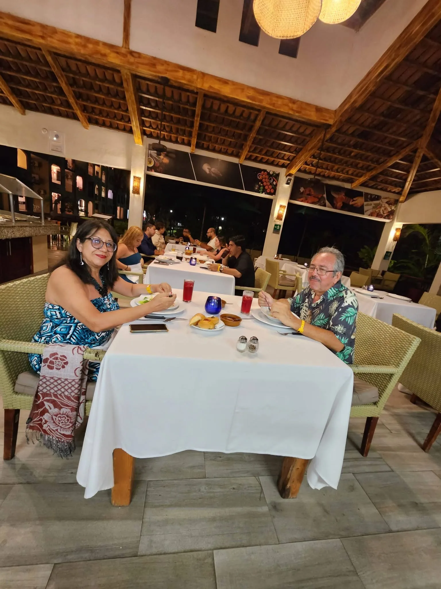 Cena en restaurante de hotel
